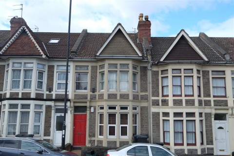 View Full Details for 660a ( First Floor Flat ) Stapleton Road, Bristol
