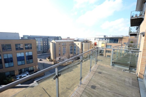 View Full Details for MODERN APARTMENT- REDUCED PRICE FOR AUCTION