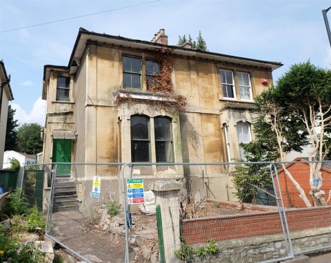 View Full Details for PERIOD PROPERTY FOR MODERNISATION