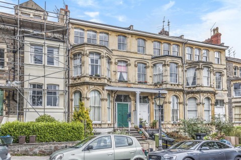 View Full Details for CLIFTON FLAT FOR UPDATING & REDUCED PRICE