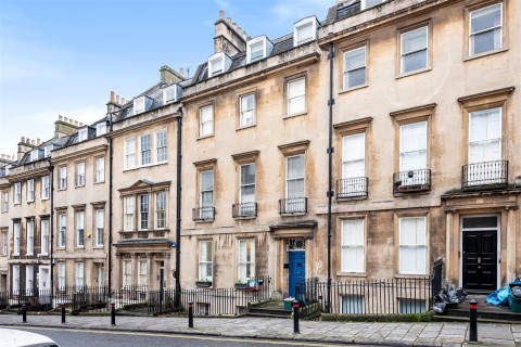 View Full Details for FLAT FOR UPDATING - GAY STREET