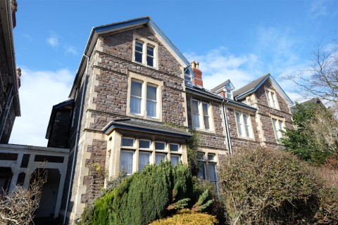 View Full Details for 5a ( Hall Floor Flat ) Cotham Lawn Road, Bristol