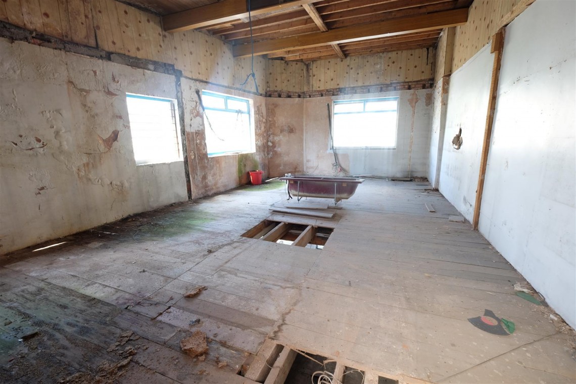 Images for DEVELOPMENT OPPORTUNITY - 4 FLATS - GDV £715k +