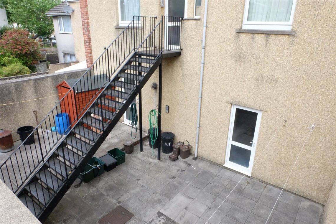 Images for MIXED USE - 2 FLATS / 2 RETAIL UNITS