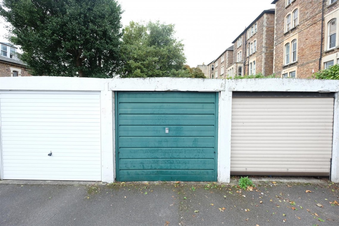 Images for SINGLE GARAGE IN CLIFTON