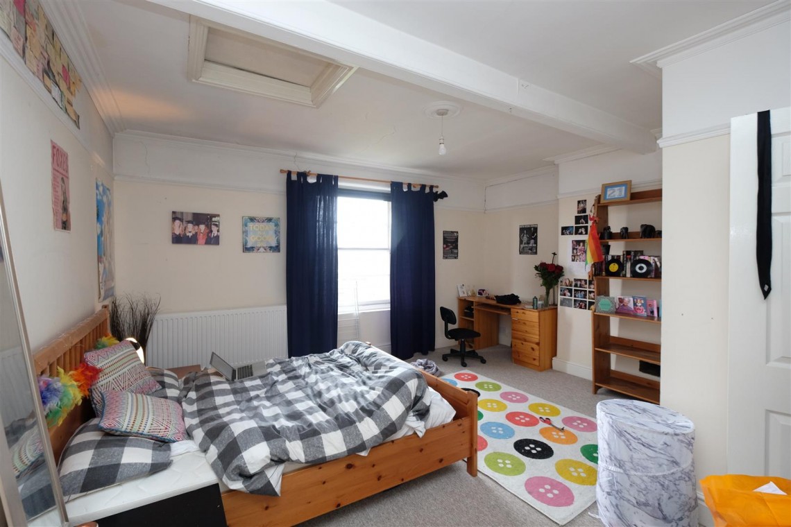 Images for CLIFTON TOWNHOUSE / HMO FOR BASIC UPDATING