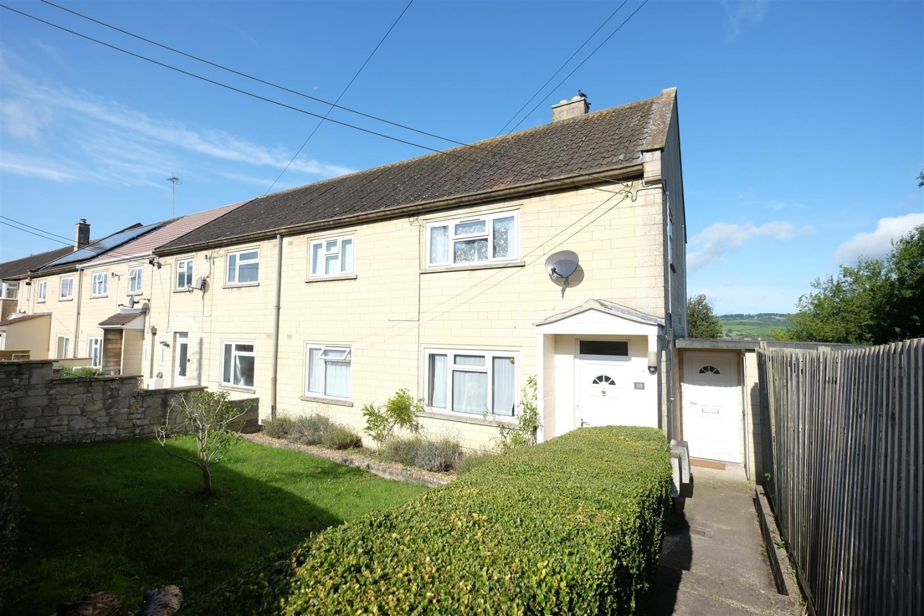 Images for 2 BED FLAT - REDUCED PRICE FOR AUCTION