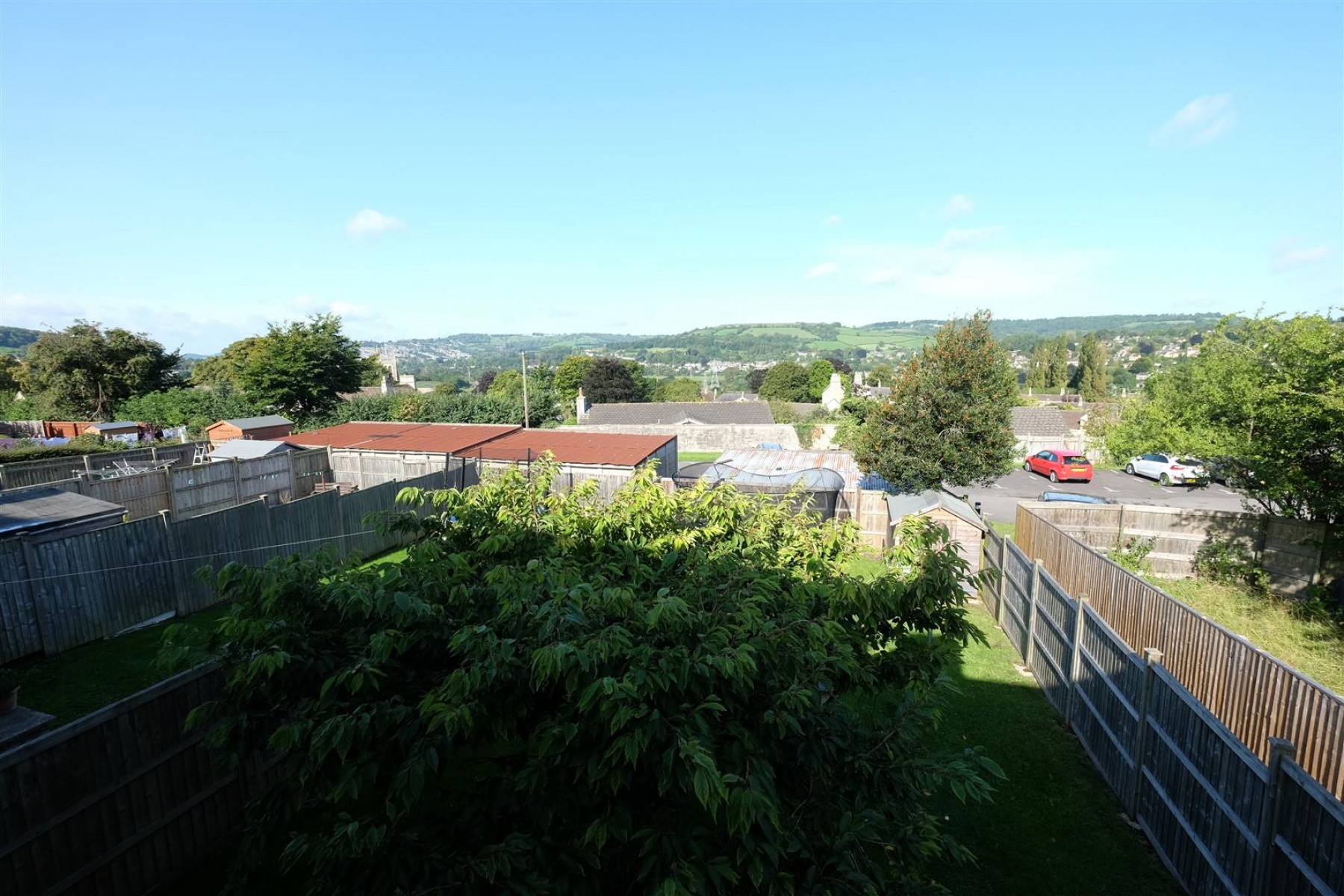 Images for 2 BED FLAT - REDUCED PRICE FOR AUCTION