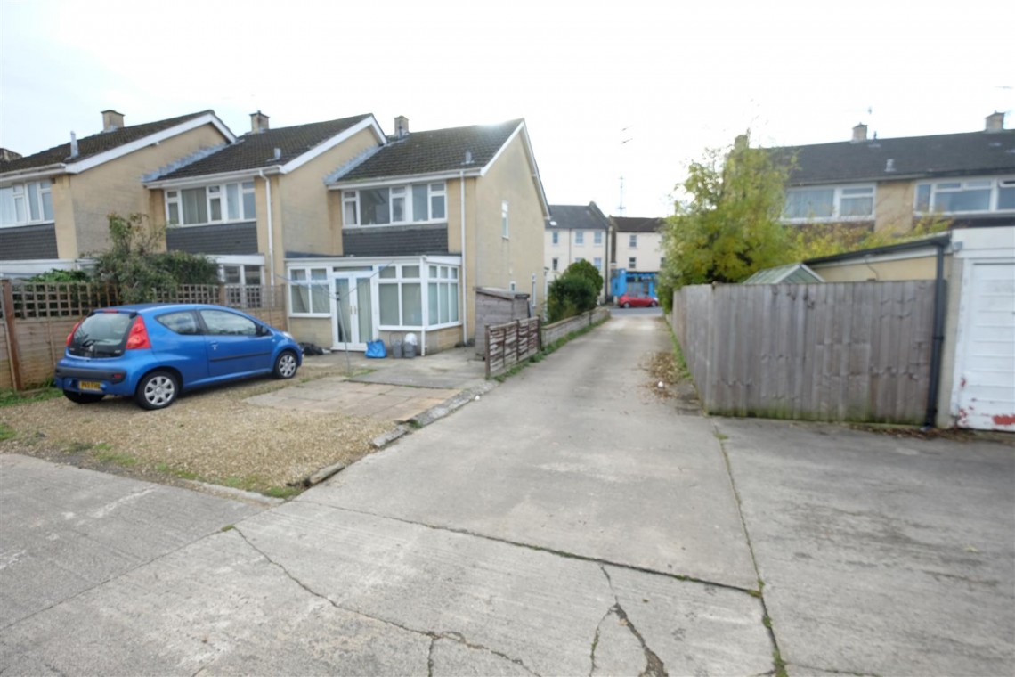 Images for RANK OF 4 GARAGES - HIGH STREET BATH BA2