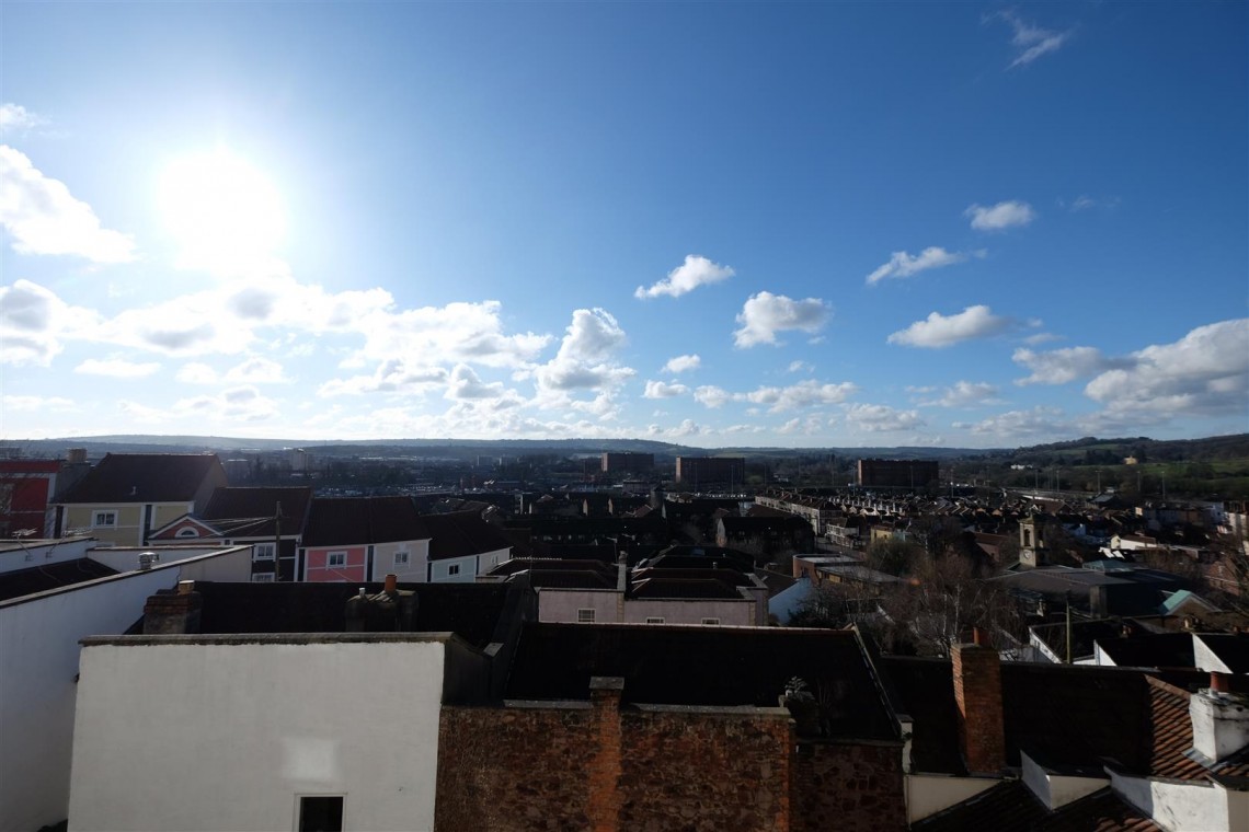 Images for FLAT WITH VIEWS - REDUCED PRICE FOR AUCTION