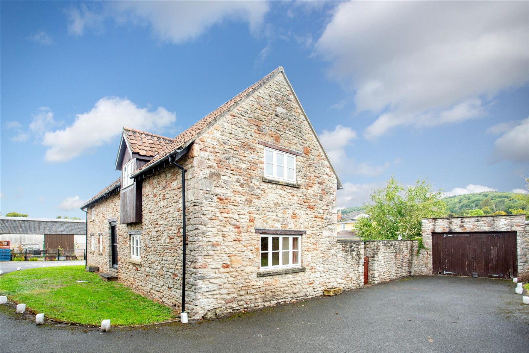 Images for DETACHED HOUSE - CENTRAL WRINGTON LOCATION