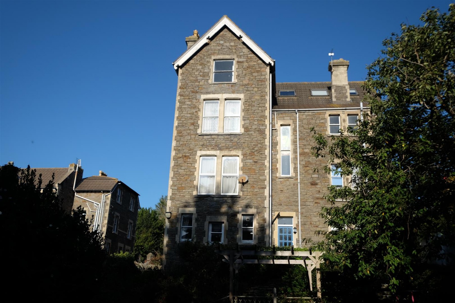 Images for CLEVEDON FLAT - REDUCED PRICE FOR AUCTION