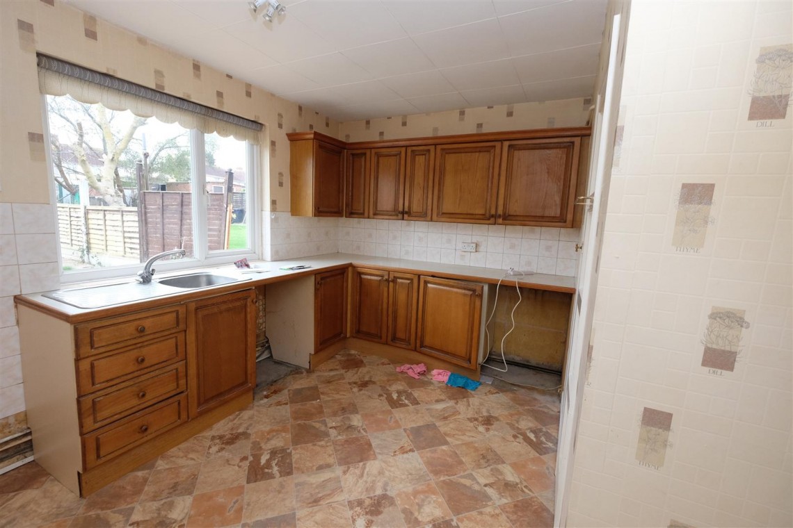 Images for 2 BED FLAT - REDUCED PRICE FOR AUCTION