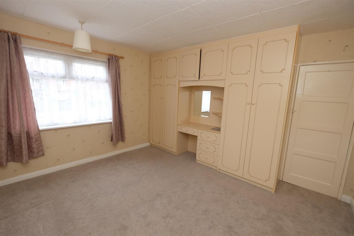 Images for 2 BED FLAT - REDUCED PRICE FOR AUCTION