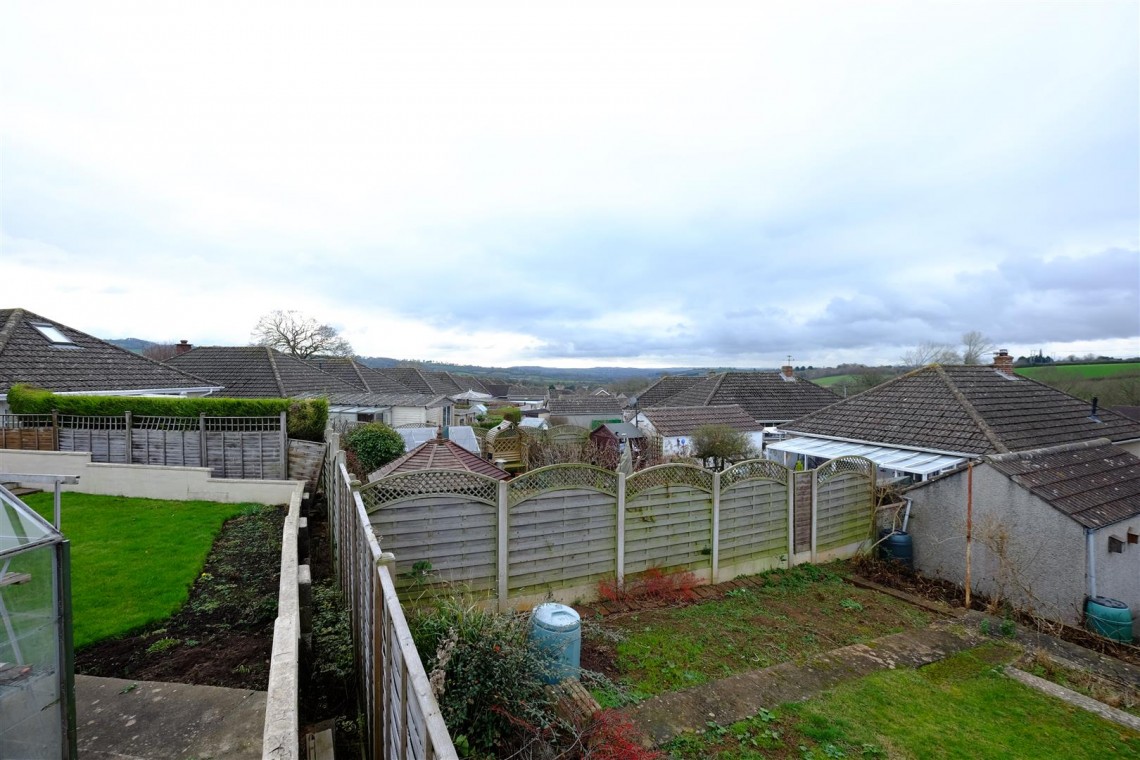 Images for DETACHED BUNGALOW - REDUCED PRICE FOR AUCTION