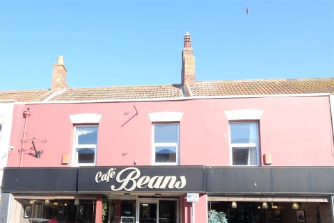 View Full Details for 3 BED FLAT FOR MODERNISATION
