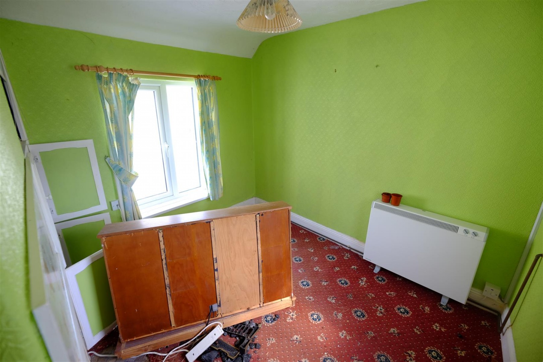 Images for 3 BED FLAT FOR MODERNISATION