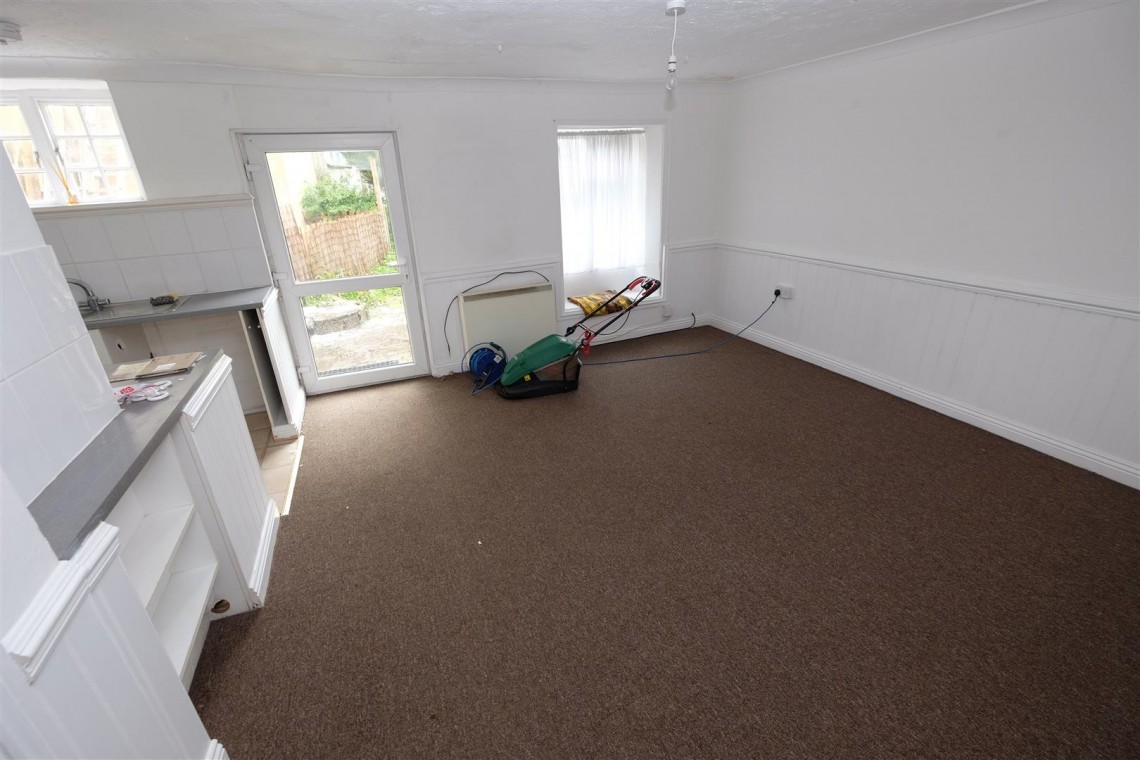 Images for HOUSE FOR UPDATING / 2 FLATS