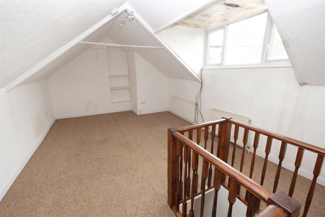 Images for HOUSE FOR UPDATING / 2 FLATS