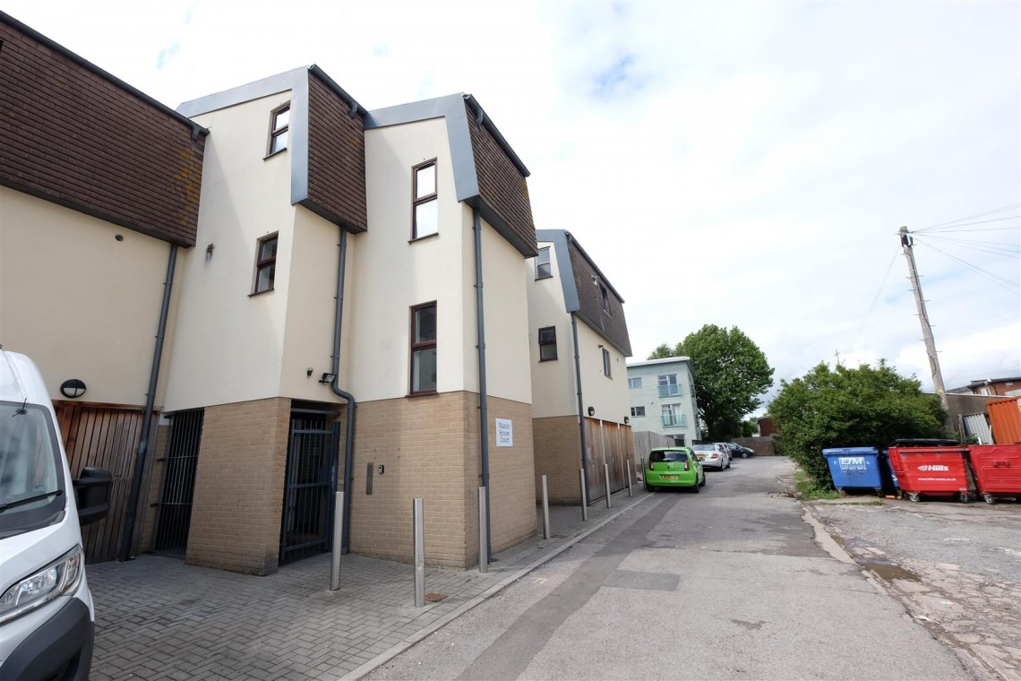 Images for PURPOSE BUILT FLAT - REDUCED PRICE FOR AUCTION