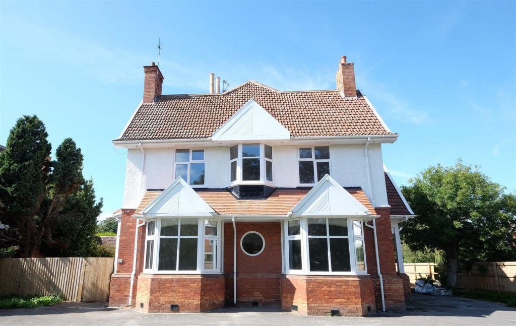 Avalon, 25, Rectory Road, BurnhamOnSea, TA8 2BZ Hollis