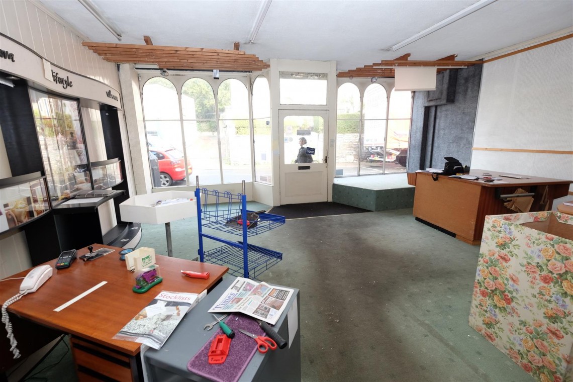 Images for VACANT RETAIL UNIT - CLEVEDON