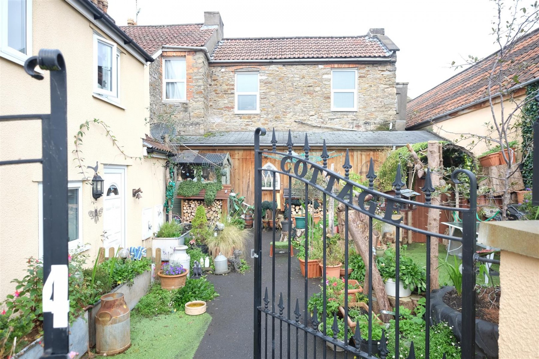 Images for VACANT RETAIL UNIT - CLEVEDON