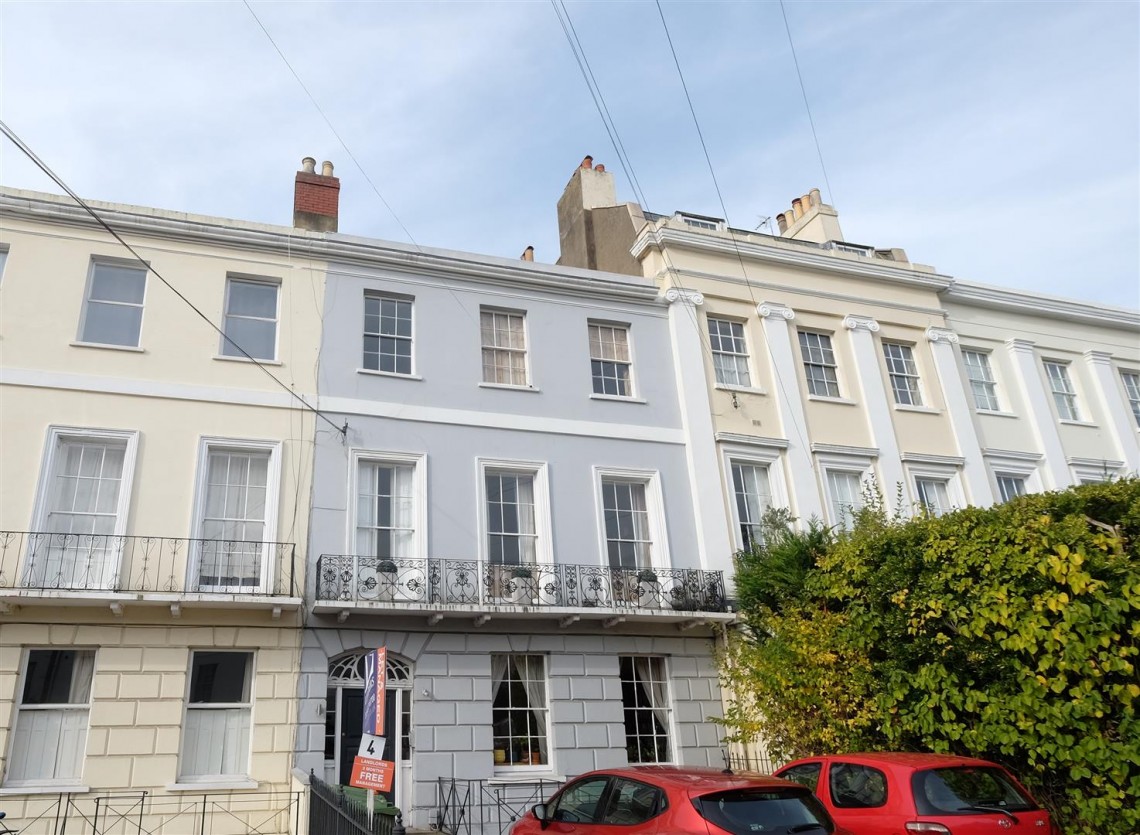 Images for CHELTENHAM FLAT - REDUCED PRICE FOR AUCTION