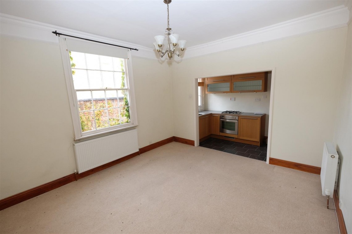 Images for CHELTENHAM FLAT - REDUCED PRICE FOR AUCTION