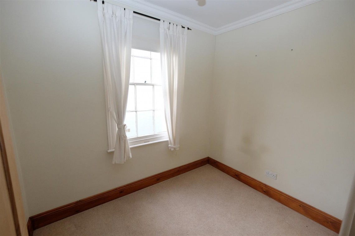 Images for CHELTENHAM FLAT - REDUCED PRICE FOR AUCTION