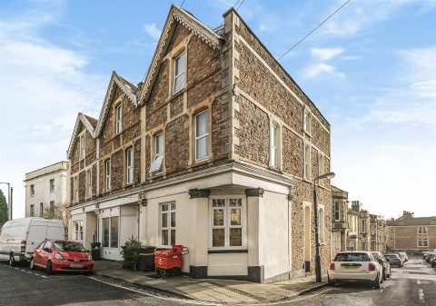 View Full Details for STUDENT HMO - CLIFTON