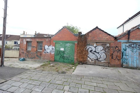 View Full Details for WORKSHOP & GARAGE - HORFIELD