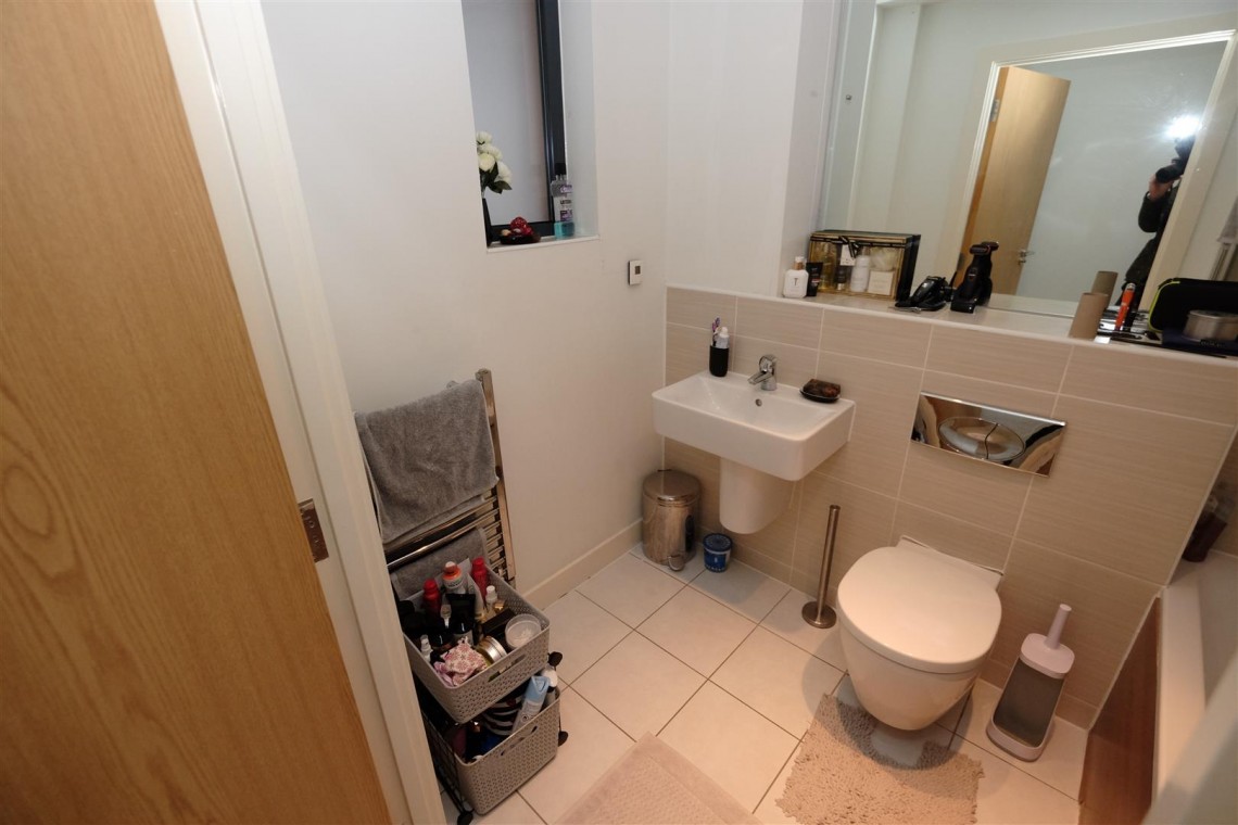 Images for MODERN 1 BED - REDUCED PRICE FOR AUCTION