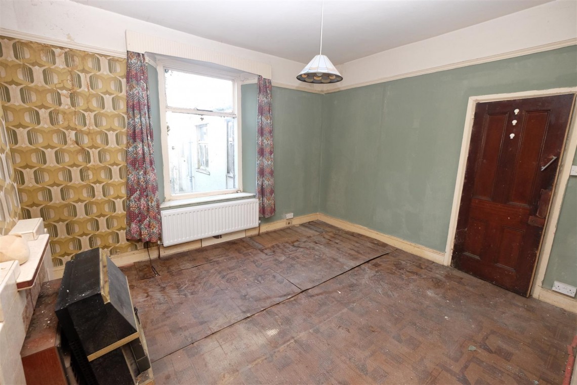 Images for HOUSE FOR UPDATING - STAPLE HILL