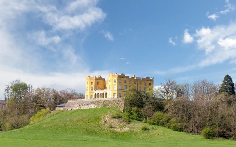 View Full Details for STUNNING FLAT - REDUCED £ FOR AUCTION