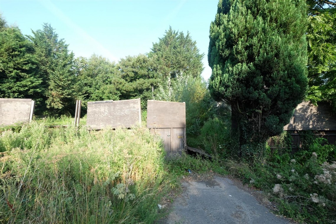 Images for DERELICT HOUSE IN 0.5 ACRES