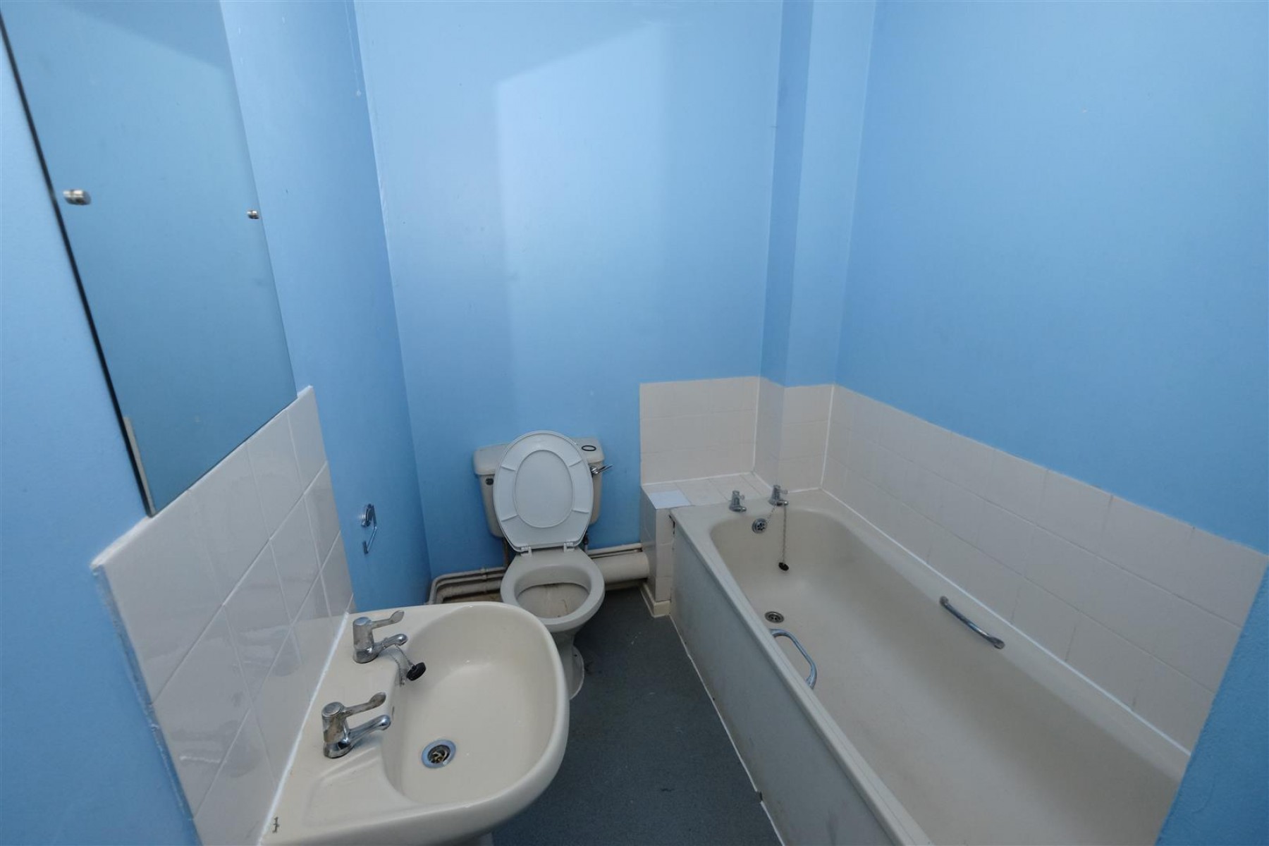 Images for TOP FLOOR FLAT - FROME