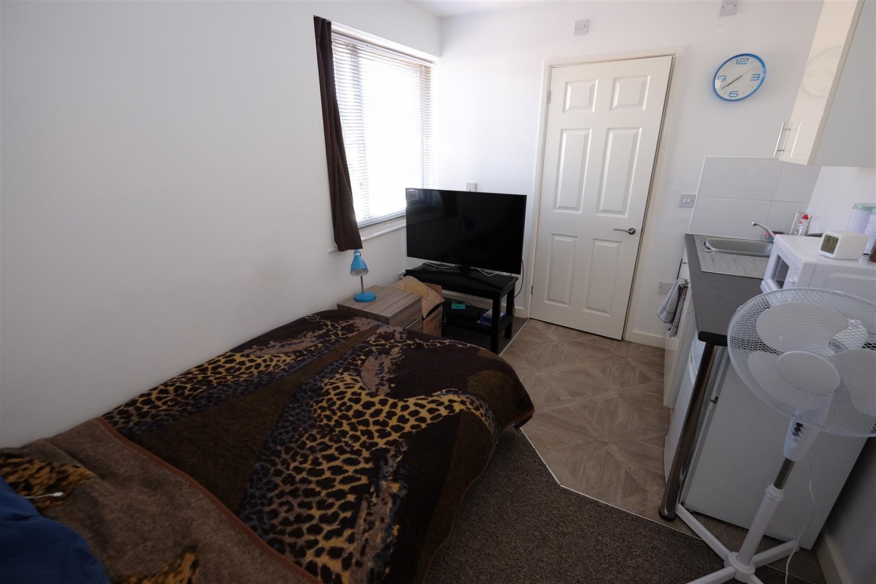 Images for 6 BED HMO £40.8K PA - BS16