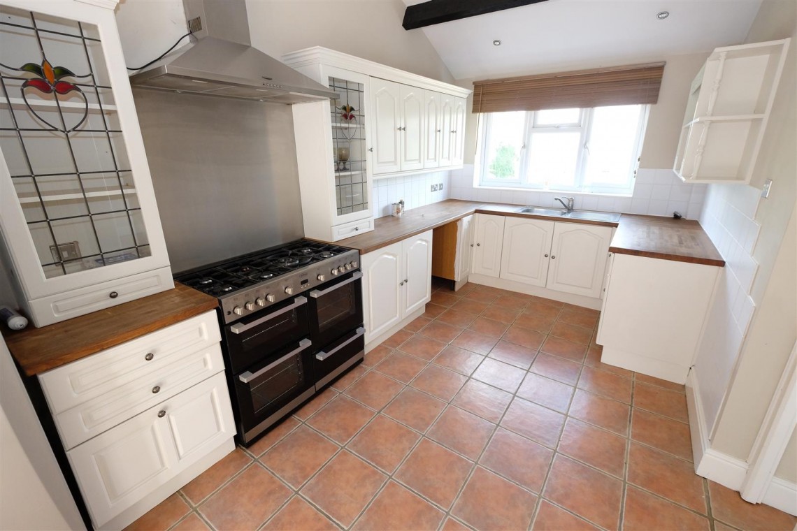 Images for DETACHED HOUSE - REDUCED PRICE FOR AUCTION