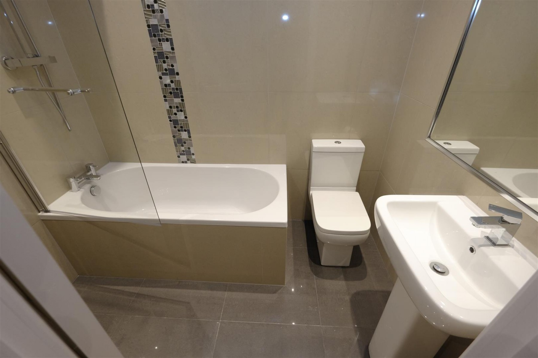 Images for RENOVATED 3 BED FLAT - BS3
