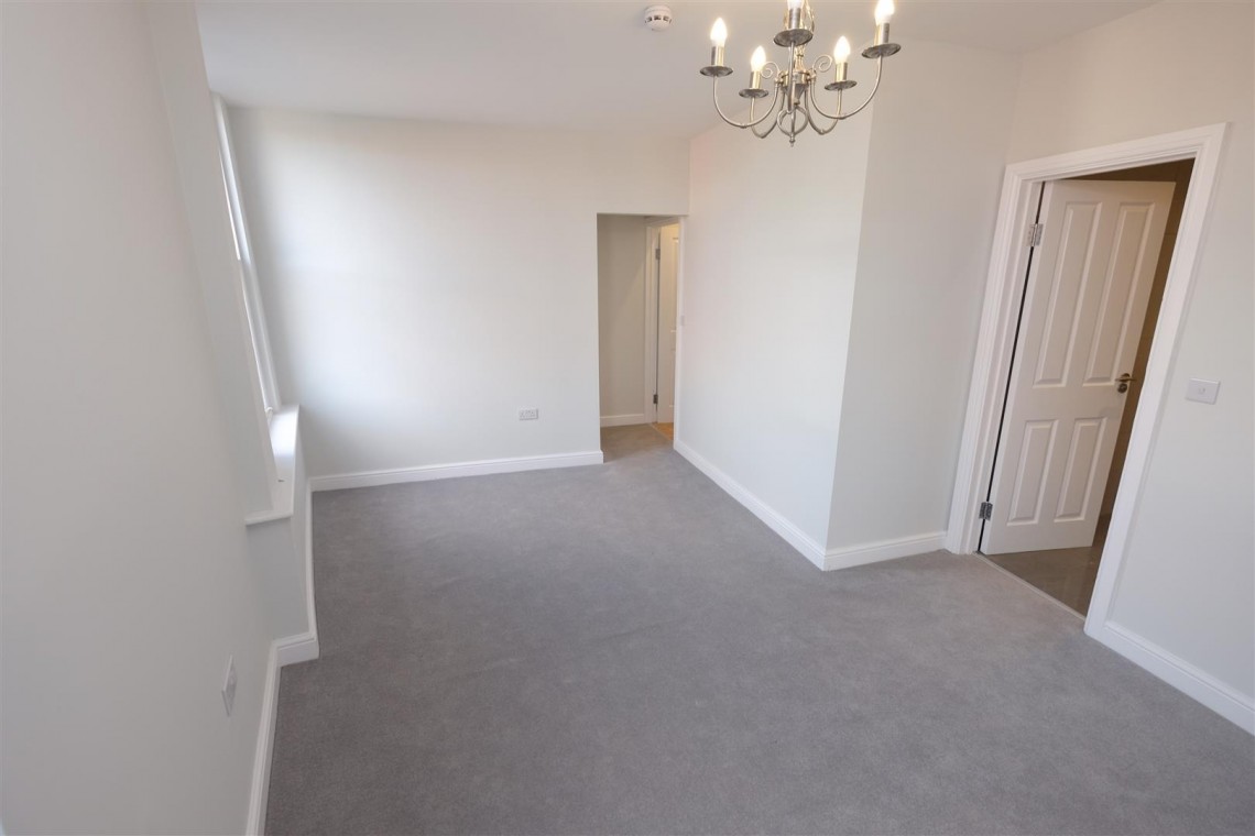 Images for RENOVATED 1 BED - REDUCED PRICE FOR AUCTION