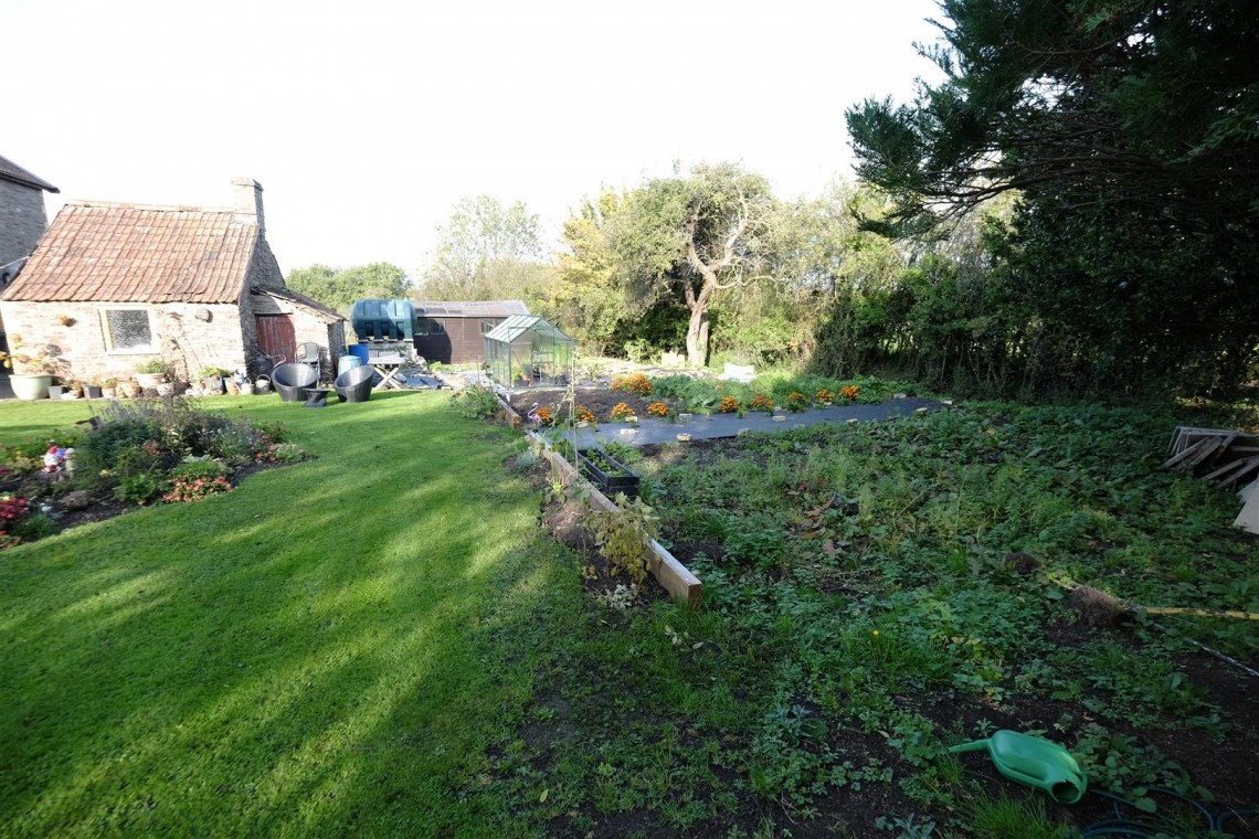 Images for HOUSE & SMALLHOLDING FOR UPDATING - 6 ACRES