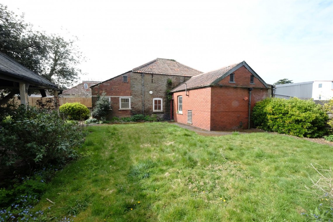 Images for DETACHED HOUSE ON 0.5 ACRE PLOT - FISHPONDS