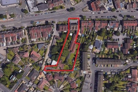 View Full Details for DETACHED HOUSE ON 0.5 ACRE PLOT - FISHPONDS