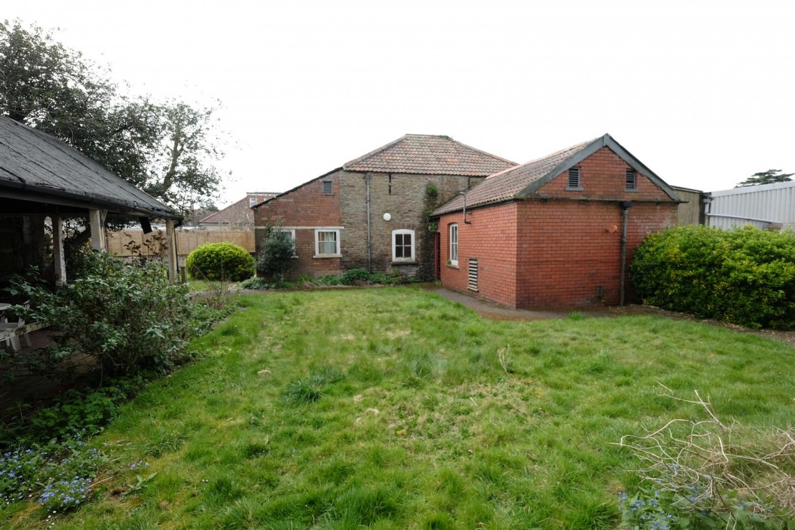 Images for DETACHED HOUSE ON 0.5 ACRE PLOT - FISHPONDS