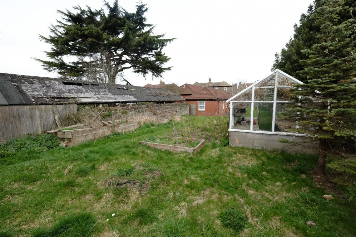 Images for DETACHED HOUSE ON 0.5 ACRE PLOT - FISHPONDS