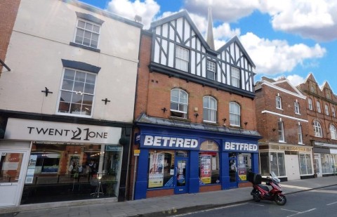 View Full Details for 4 X FLATS - £19,680 pa