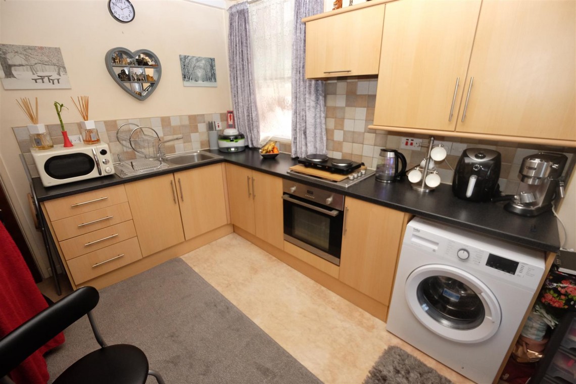 Images for 4 X FLATS - £19,680 pa
