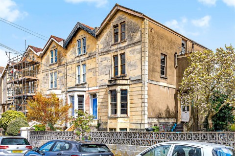 View Full Details for TOWNHOUSE FOR UPDATING - COTHAM