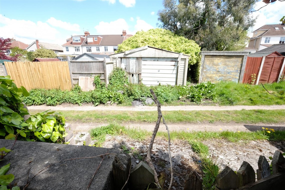 Images for HOUSE FOR MODERNISATION - STAPLE HILL